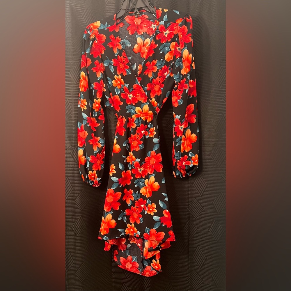 Beautiful Floral cut-out low open back dress With Bell Sleeve Size L